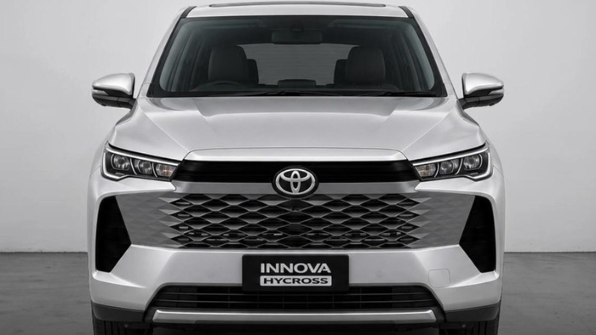 Desain paten bumper depan Toyota Innova Hycross facelift di India