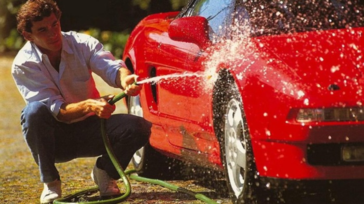 Keberadaan Honda NSX ini juga terabadikan dalam film dokumenter Senna, dengan salah satu adegan paling ikonik saat ia menggeber mobil sport tersebut hingga ban belakang mengepulkan asap. Momen bersejarah lainnya memperlihatkan keakraban Senna bersama kendaraan kesayangannya, di mana ia tertangkap kamera sedang mencuci mobil itu menggunakan selang air di kediamannya sembari tampil santai berbalut kemeja serta celana jeans.