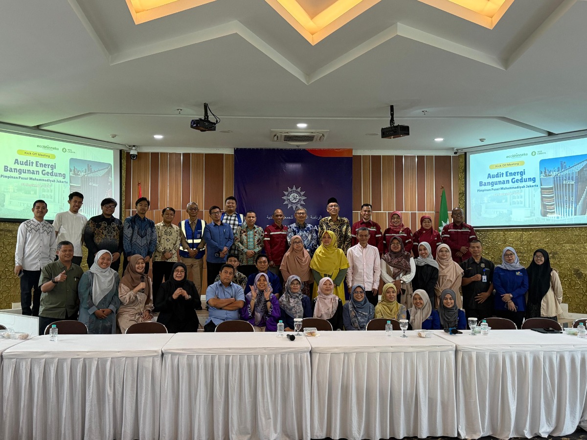 Foto bersama tutup kick off audit energi PP Muhammadiyah, tandai langkah awal bangun budaya hemat energi di lingkungan Persyarikatan.