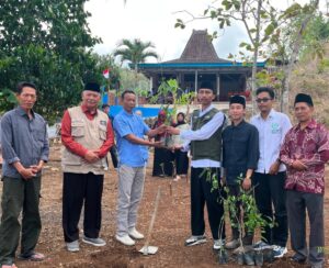 BEM PTNU DIY dan KKN STAIYO Yogyakarta menggelar pengabdian masyarakat di Padukuhan Gandu, Gunungkidul.
