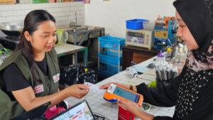 BRI Pasuruan memperkuat ekosistem digital Leezin Kopitiam via BRI Merchant, Qlola, dan Pijar demi efisiensi transaksi & operasional.