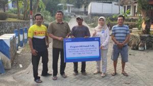 BRI Pasuruan menyalurkan TJSL Rp100 juta untuk pembangunan jalan lingkungan di Dusun Gutean, Desa Dayurejo.